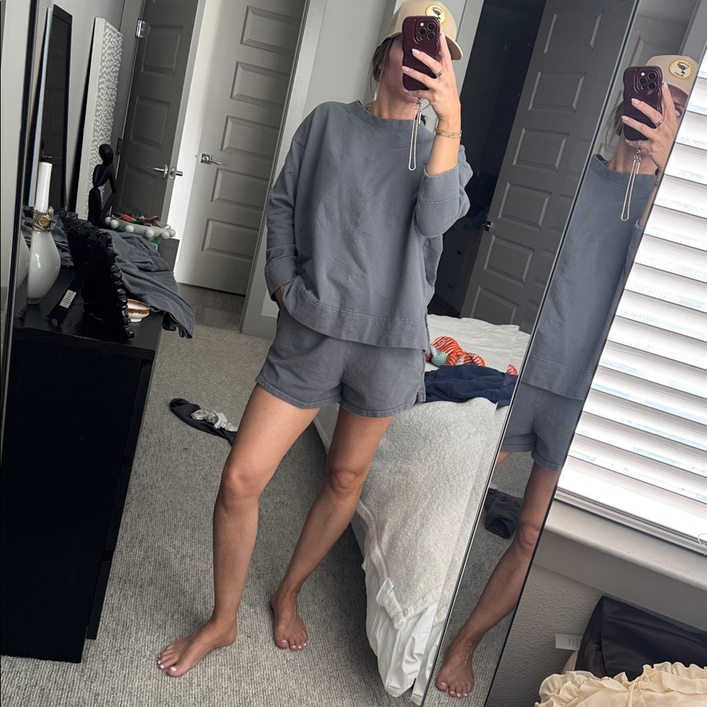 Calpak Women’s 4 Piece Mix & Match Gray Sweats! Sold as a set. Size M.
